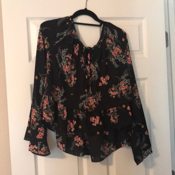 Boho Bell sleeve floral blouse - Picture 1 of 1
